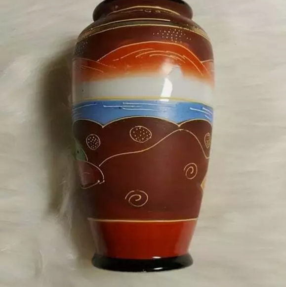 Vintage Japanese Satsuma Four Corners Vase Man Woman Gold Painted Moriage Brown - Picture 4 of 7
